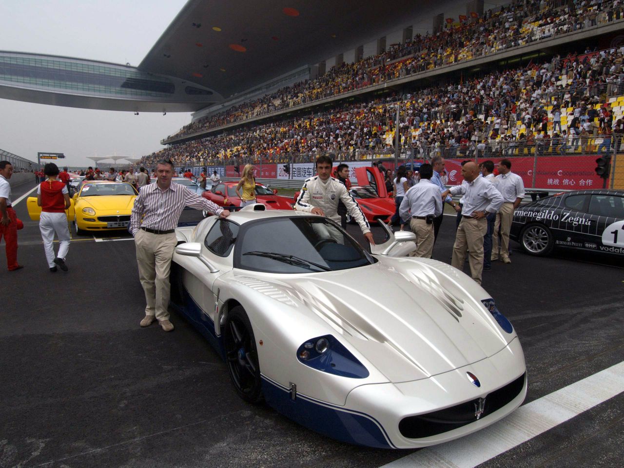 2005 Maserati MC12 Picture