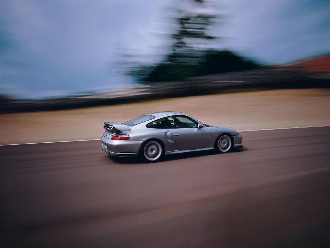 2005 Porsche 911 GT2 Picture